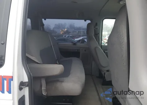 2014 Ford Econoline E350 Super Duty Wagon z USA, uszkodzony, nr VIN 1FBSS3BL3EDA64503